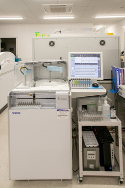 血液凝固自動分析測定装置：SEKISUI CP 3000の写真