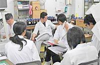 安全対策について話し合いをしている様子