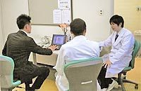情報の入手・評価・加工について話し合いをしている様子